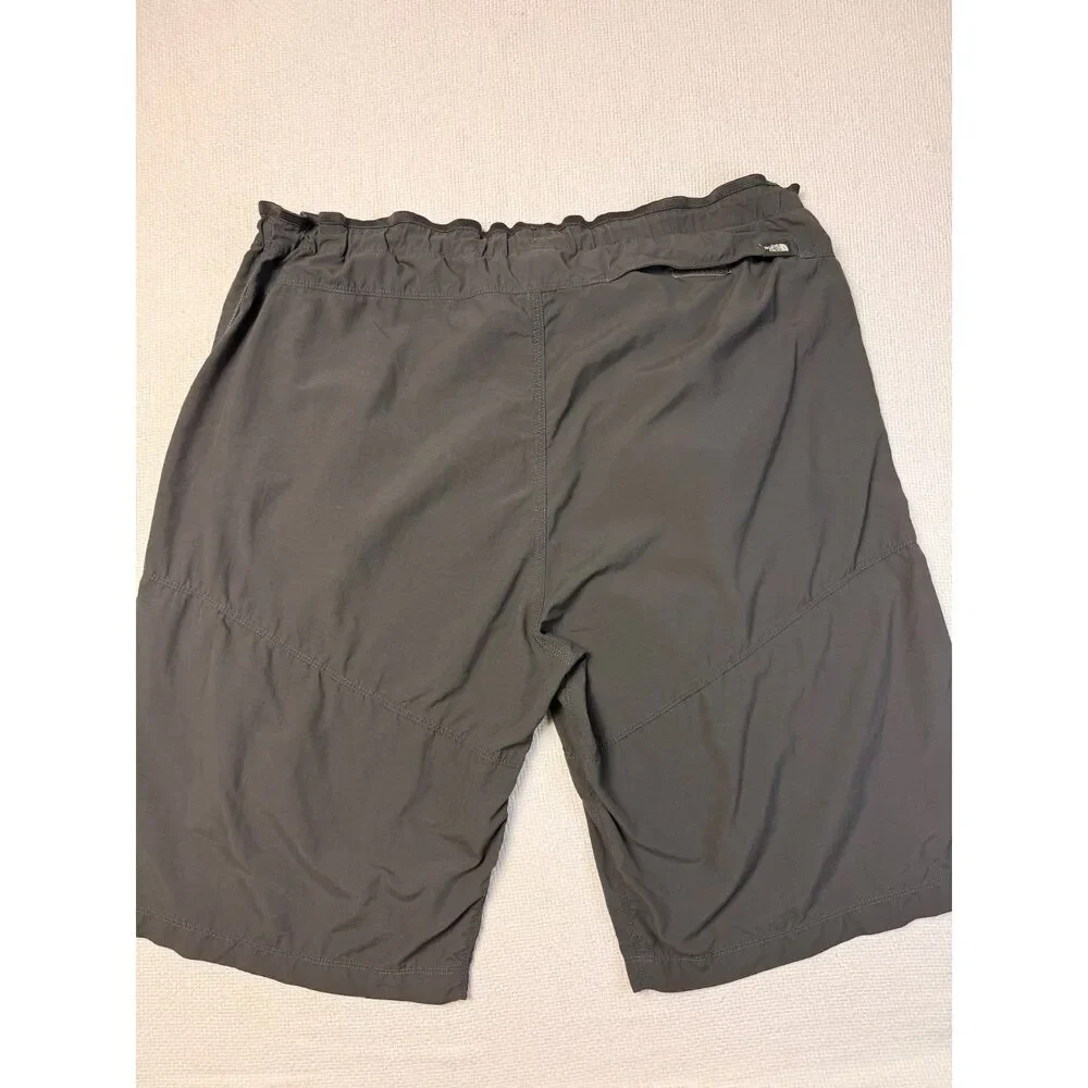 The North Face Men's XL Gray Nylon Hiking Trail Shorts Lightweight
